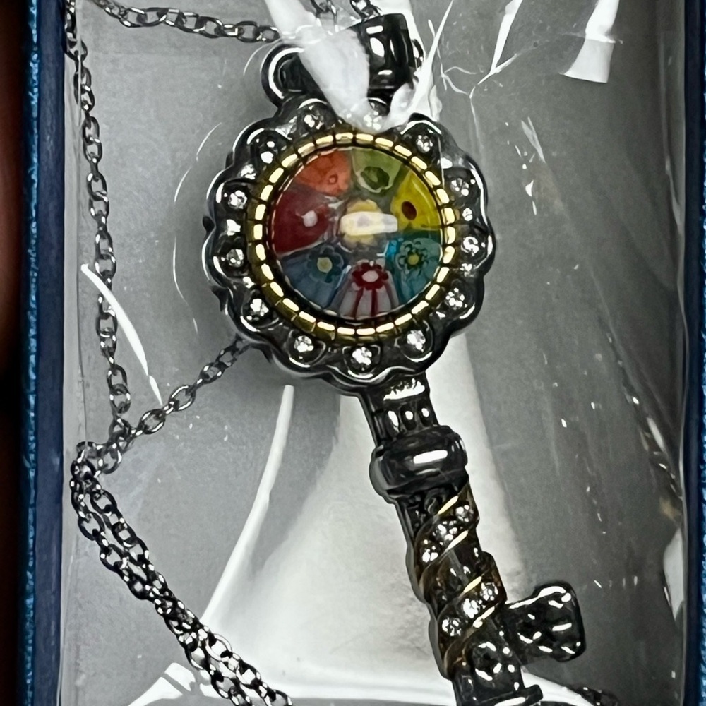 Murino Australian Crystal Key Necklace